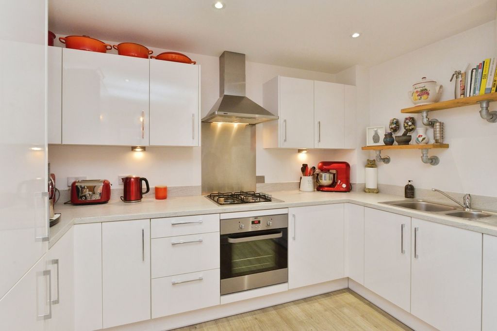 Property photo 3 of 20 Pbox-Img.Jpg