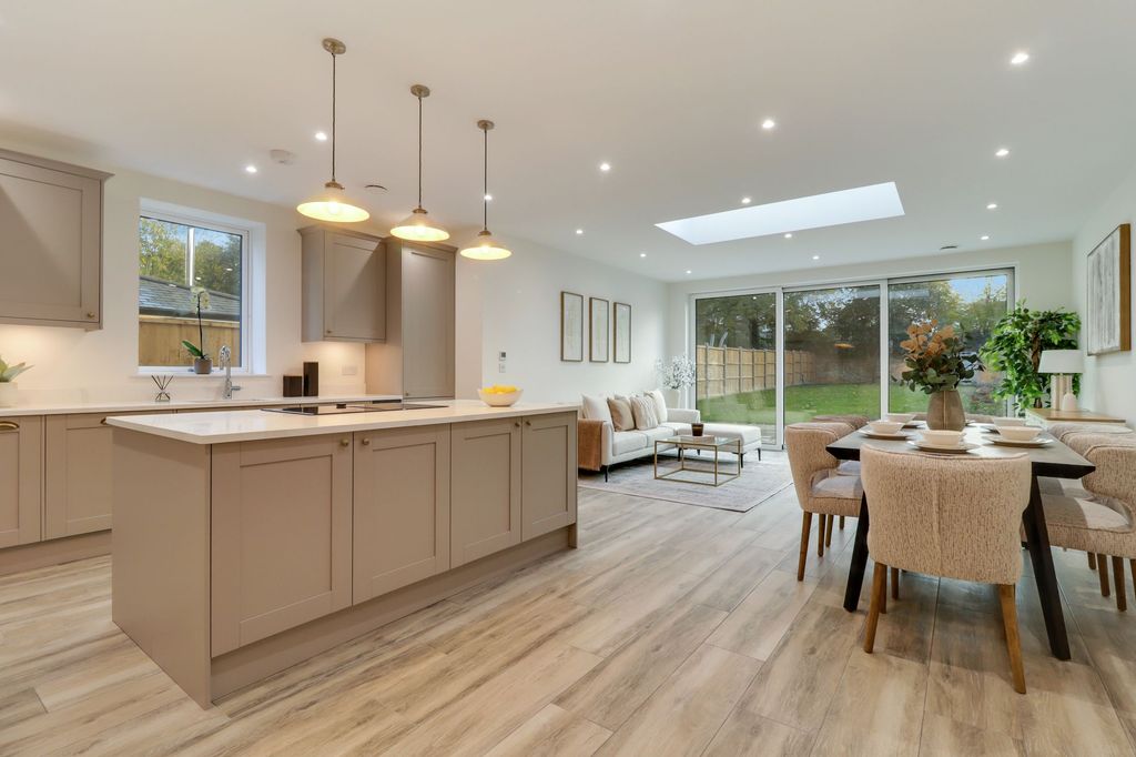 Property photo 3 of 38