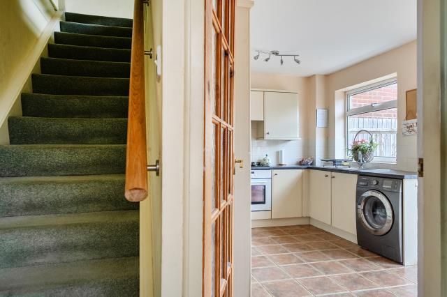 Property photo 3 of 21 Entrance Hall