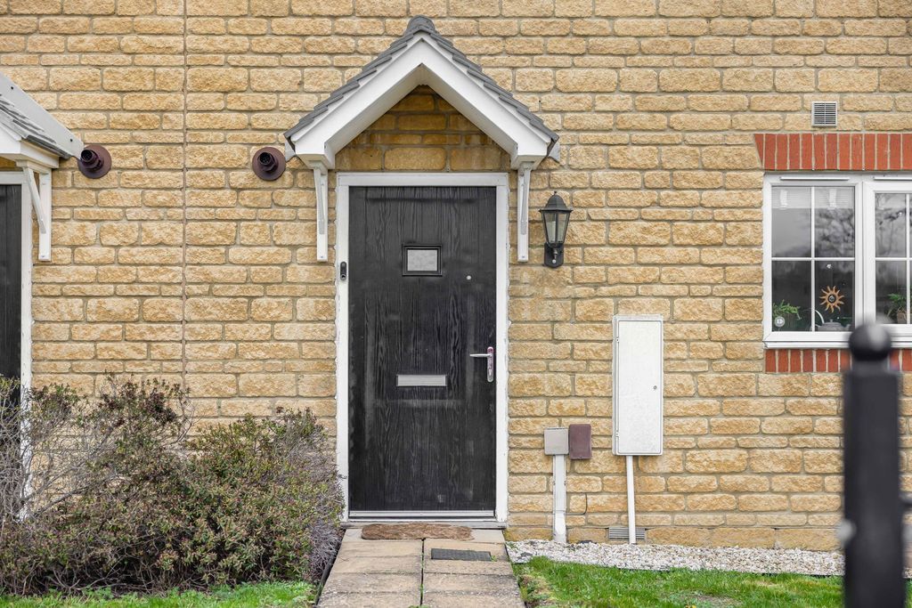 Property photo 2 of 19