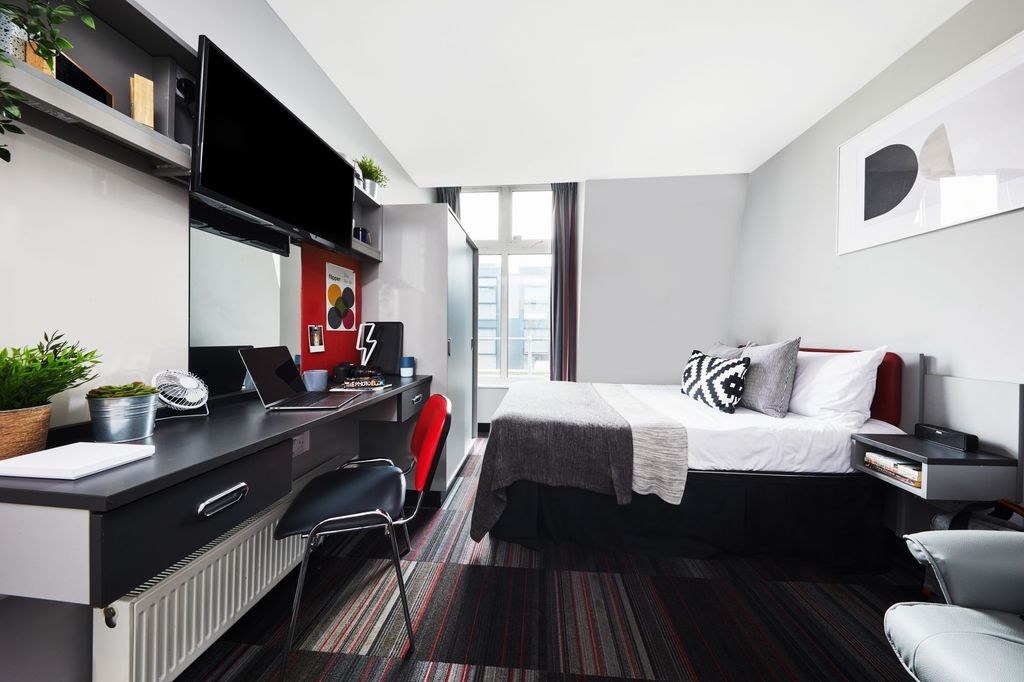 Property photo 1 of 6