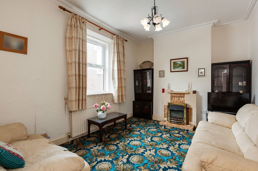 Property photo 2 of 14 Picture No. 05