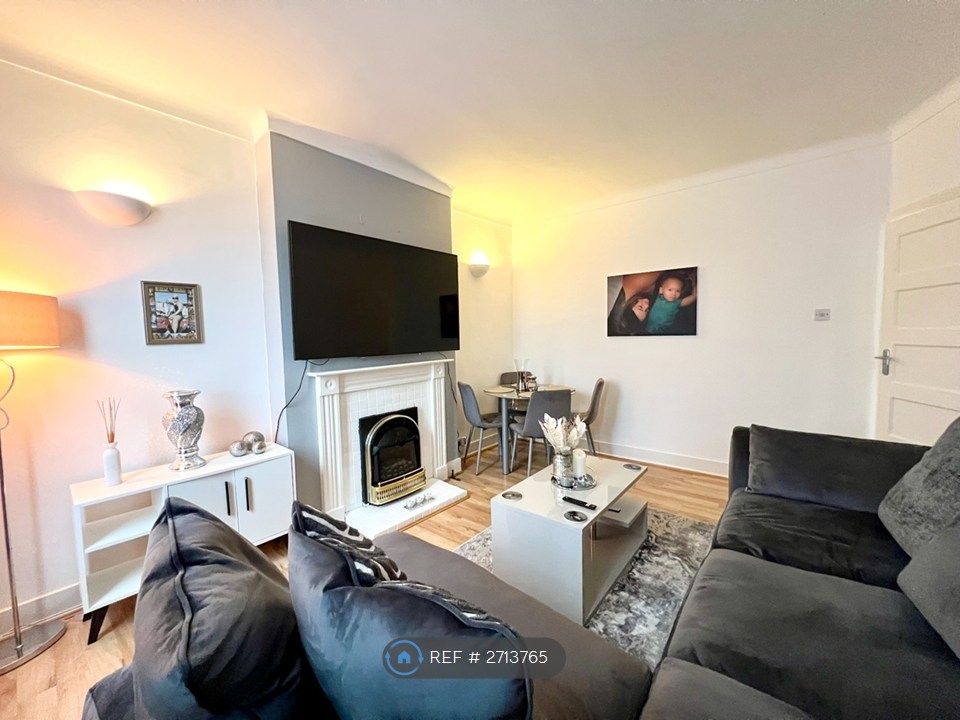 Property photo 3 of 13 Living Room