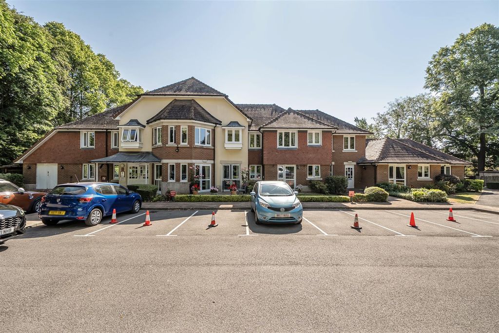 Property photo 1 of 13 Culliford Court