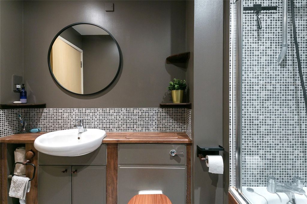 Property photo 2 of 10 Picture No. 20