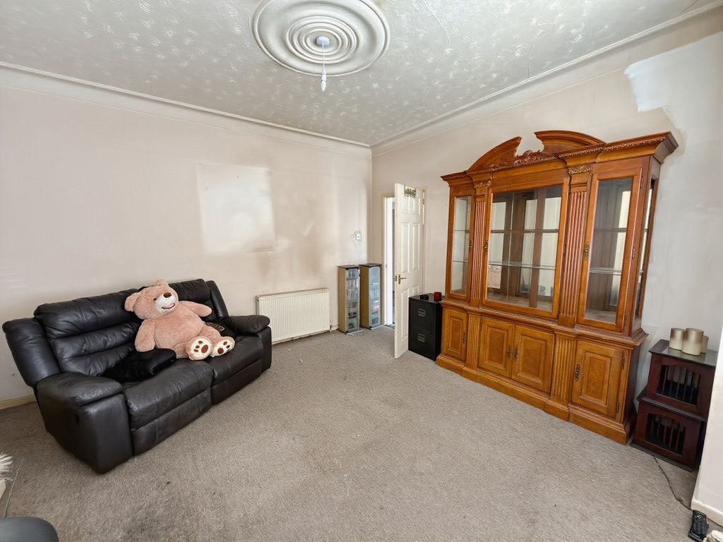 Property photo 3 of 7