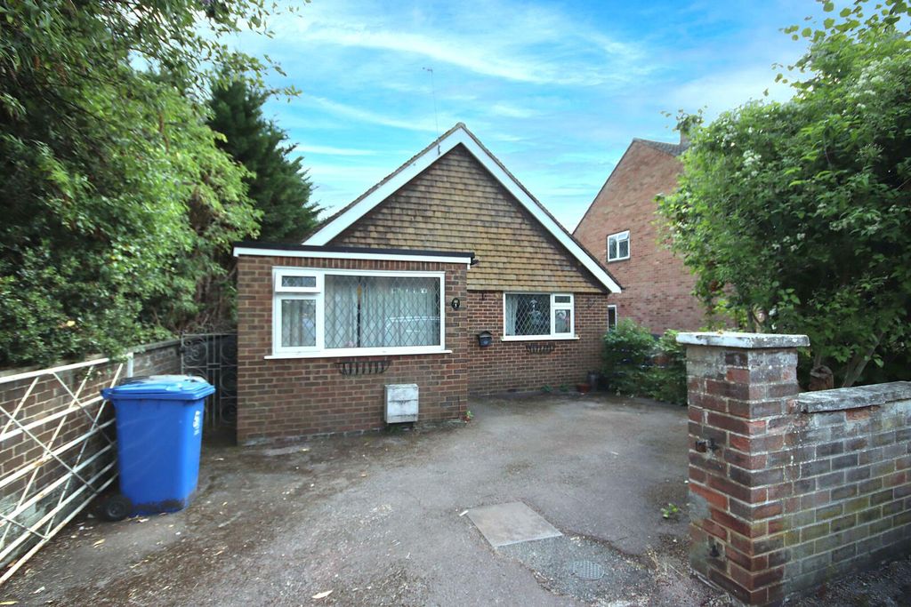 Property photo 1 of 11 Front (Exterior)