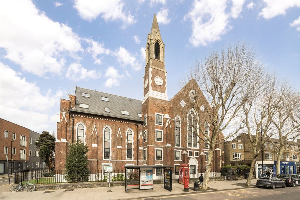 Property photo 2 of 7 External