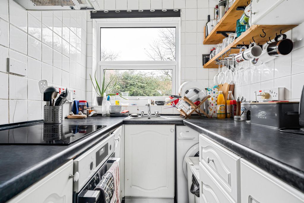 Property photo 2 of 26 Kitchen