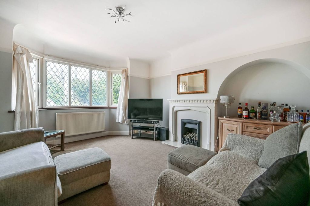 Property photo 2 of 11