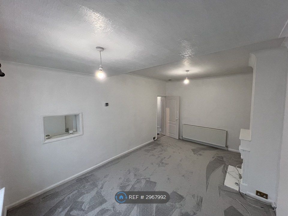 Property photo 2 of 14 Living Room