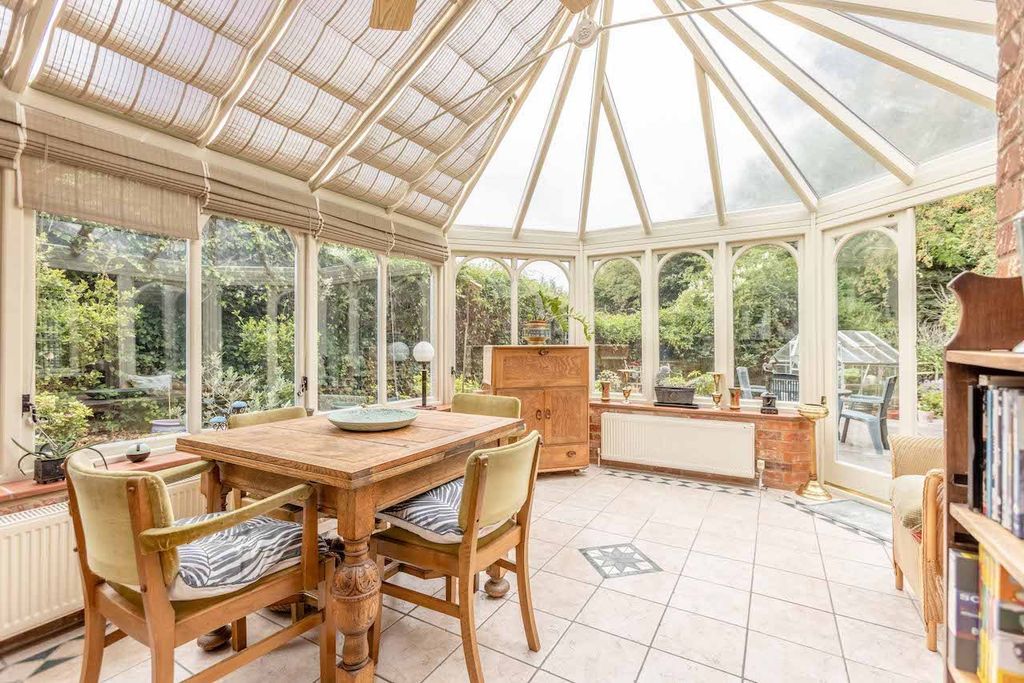 Property photo 3 of 32