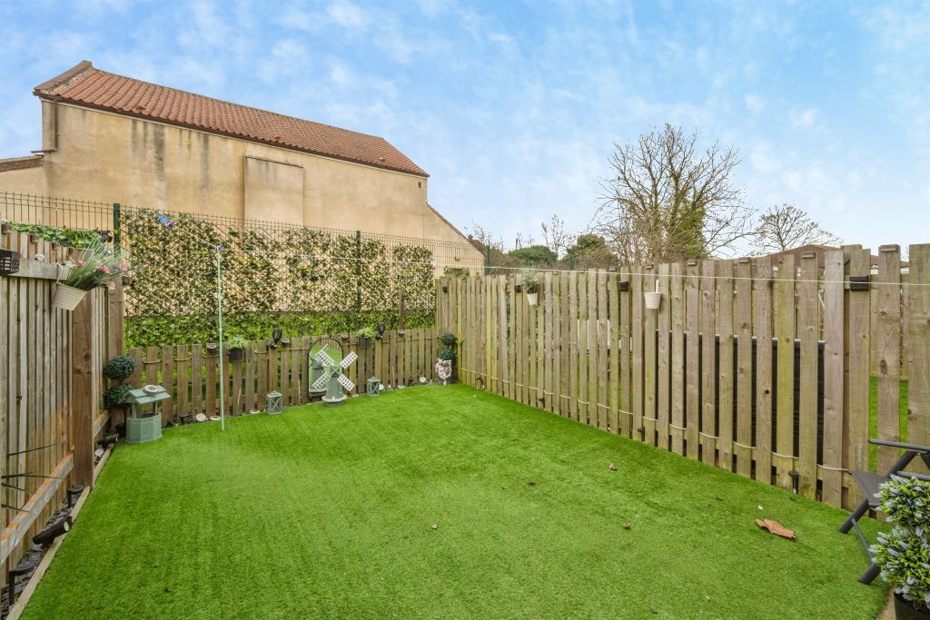 Property photo 2 of 12