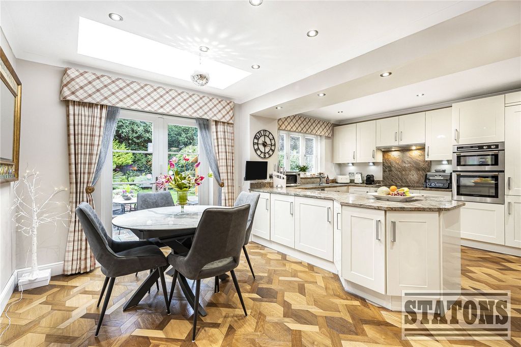 Property photo 3 of 24 Picture No. 25