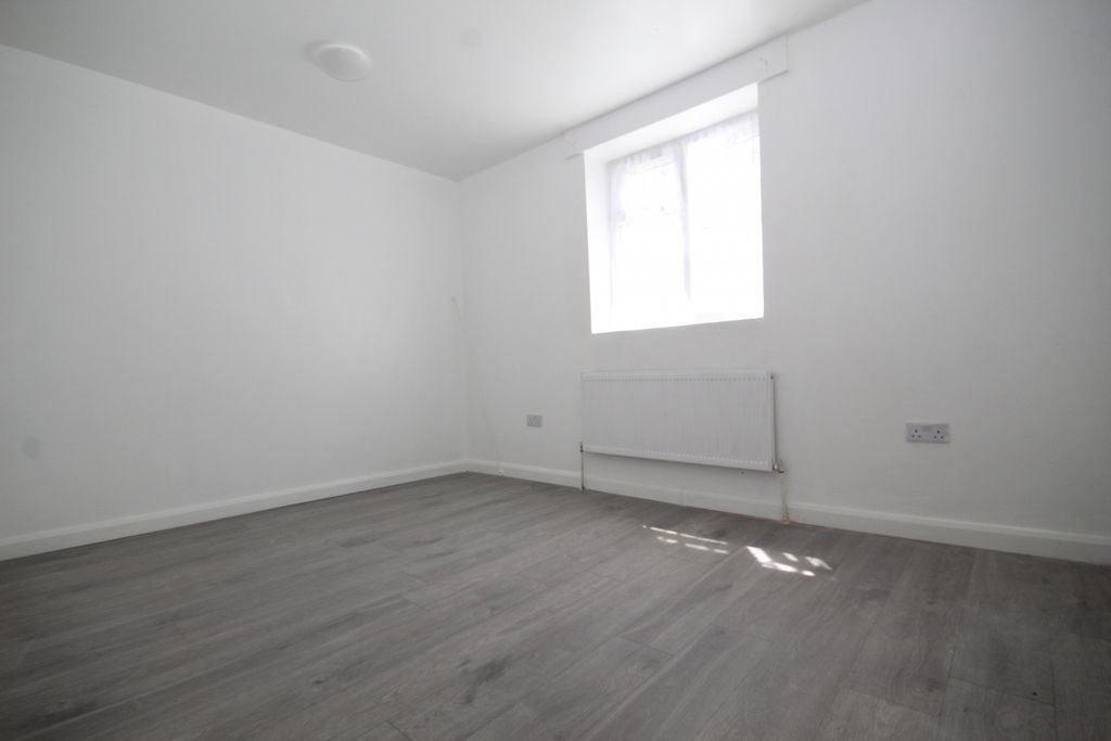 Property photo 2 of 4 Gallery