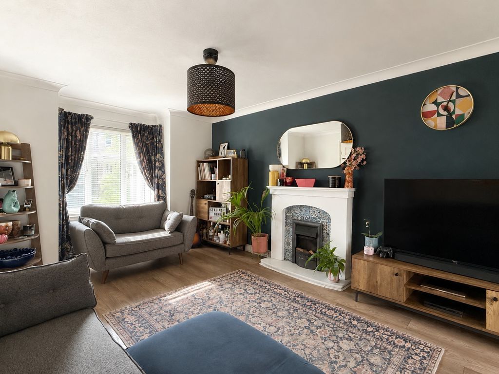 Property photo 3 of 17 Photo 6