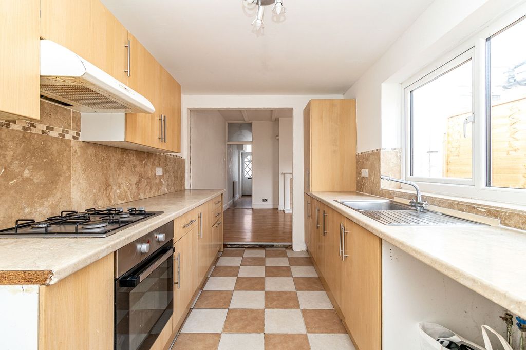 Property photo 3 of 18