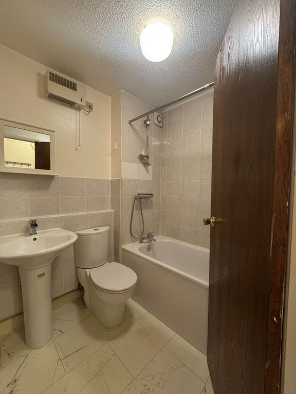 Property photo 1 of 4