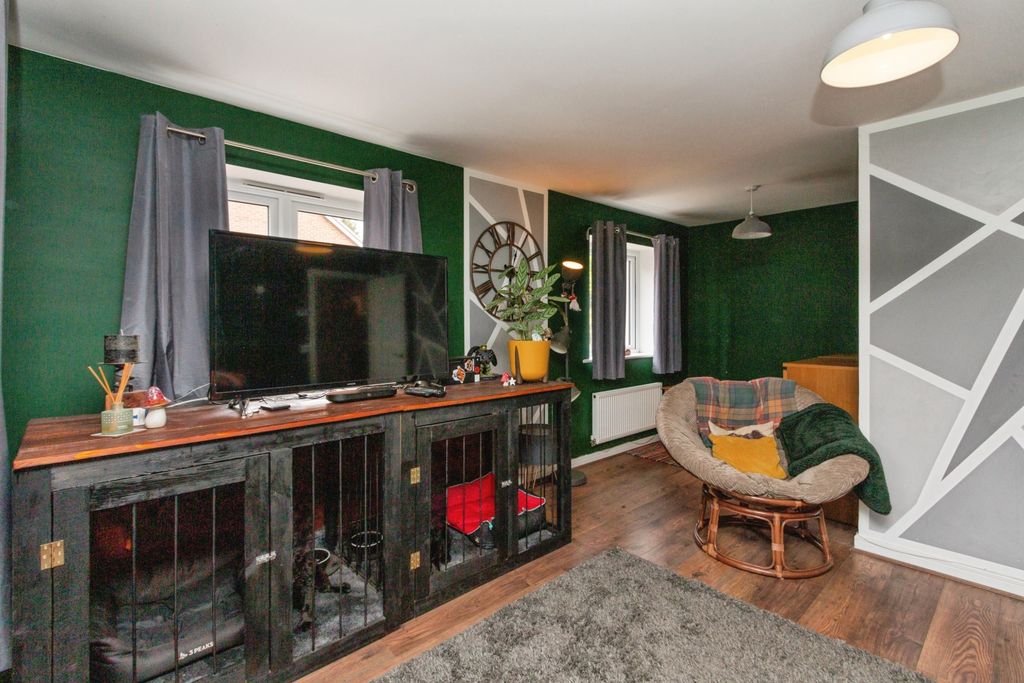 Property photo 2 of 17