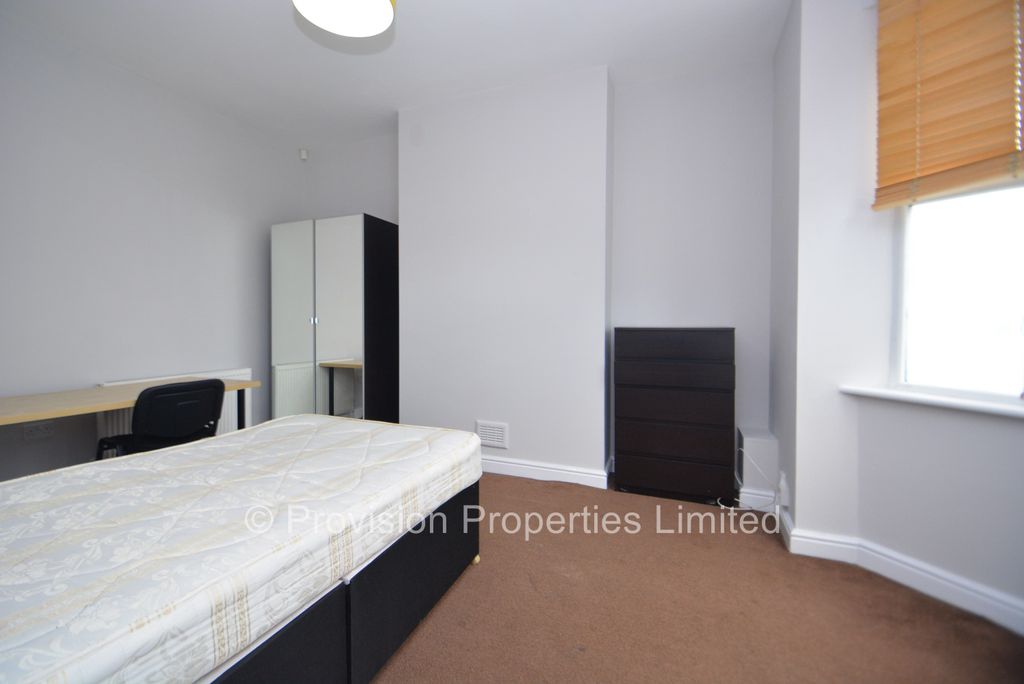 Property photo 3 of 20 Photo