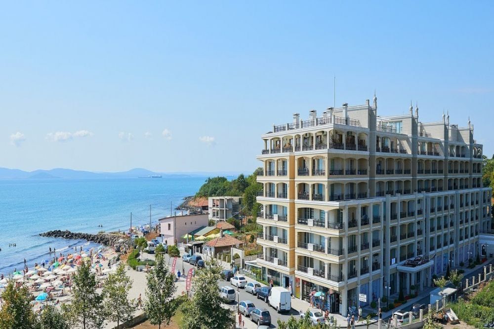 Property photo 1 of 17