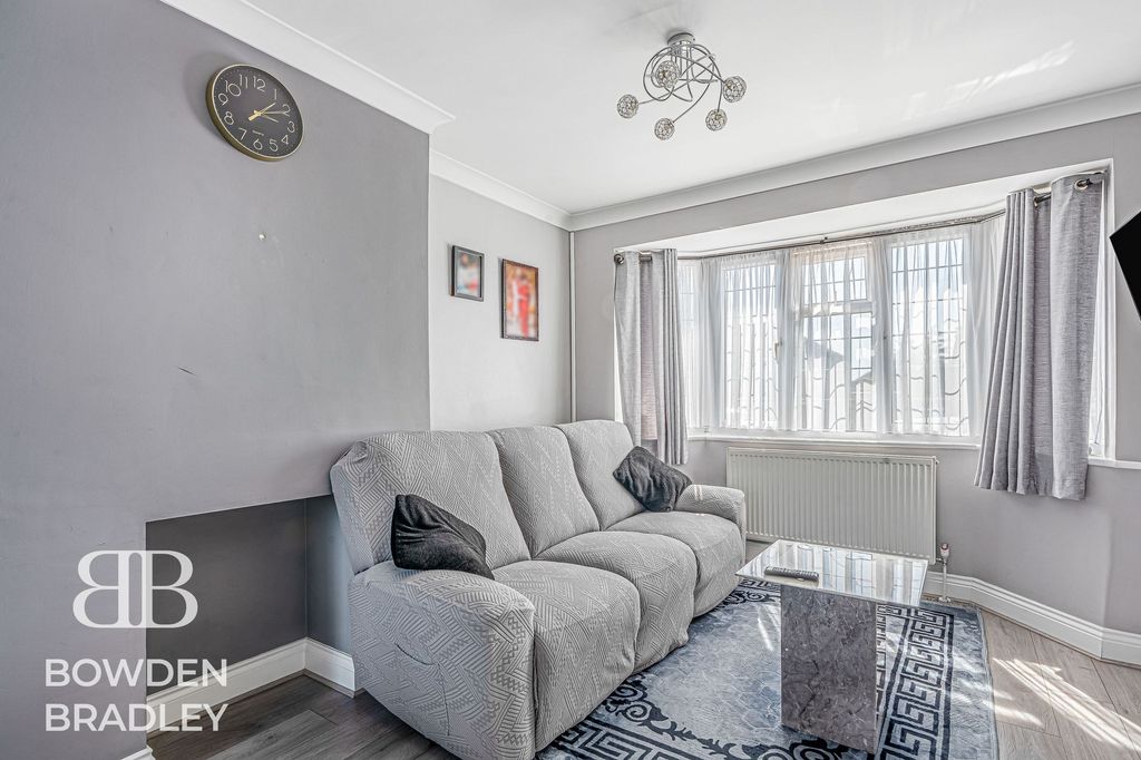 Property photo 2 of 18