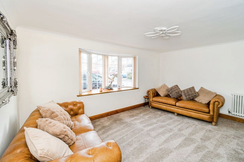 Property photo 2 of 17 Pbox-Img.Jpg