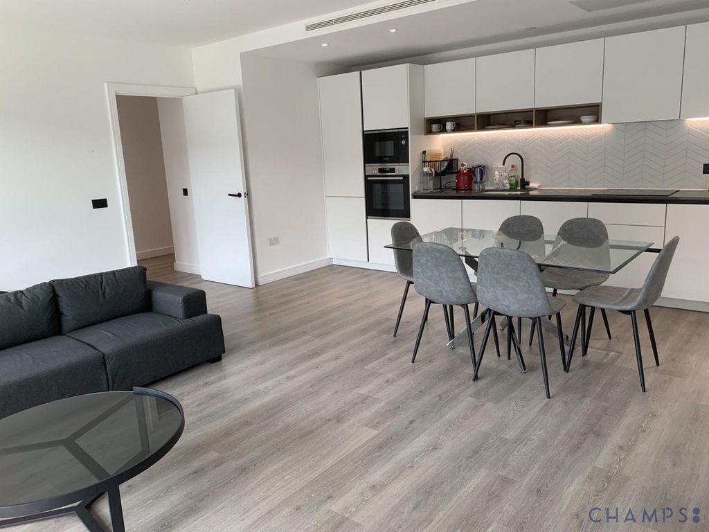 Property photo 1 of 19 Spacious 2-Bedroom Apartment | Sovereign Court By Berkeley | Prime Hammersmith