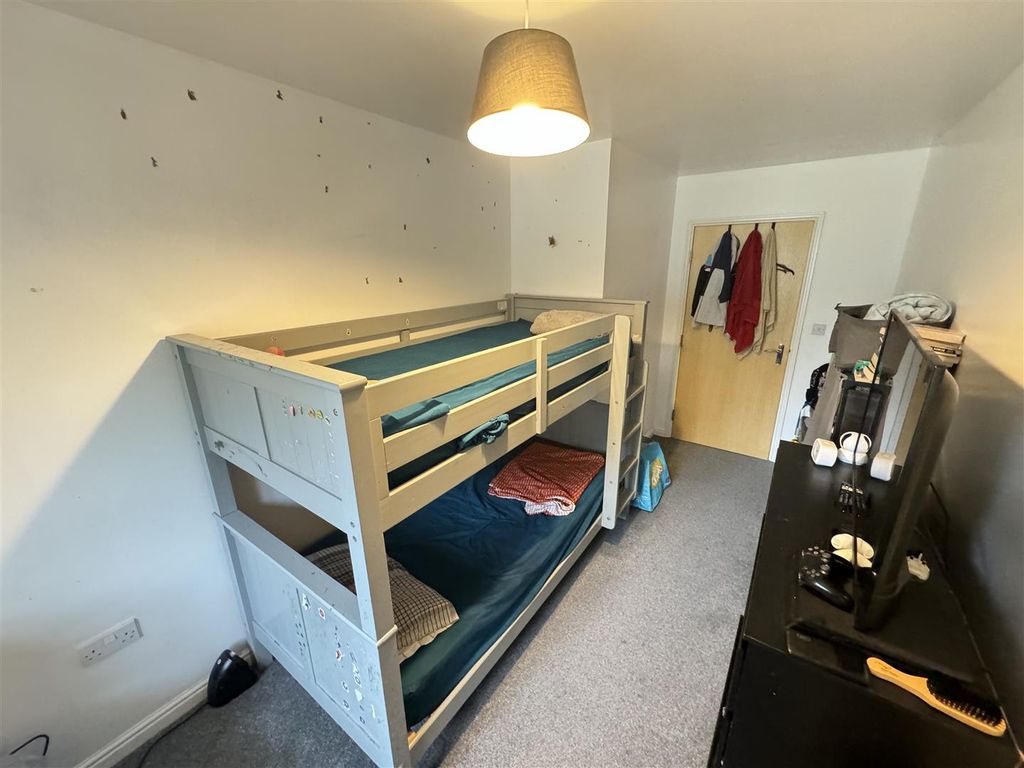 Additional image 8 of 2 bed flat for saleCircular Road South, Colchester CO2