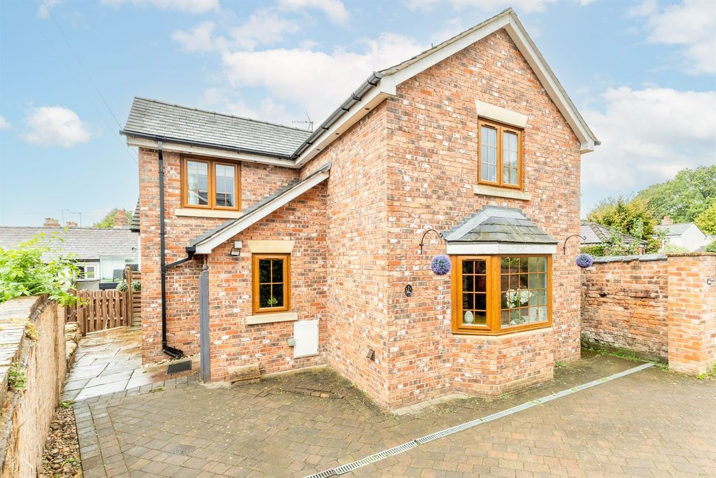 Property photo 1 of 15 (Main)