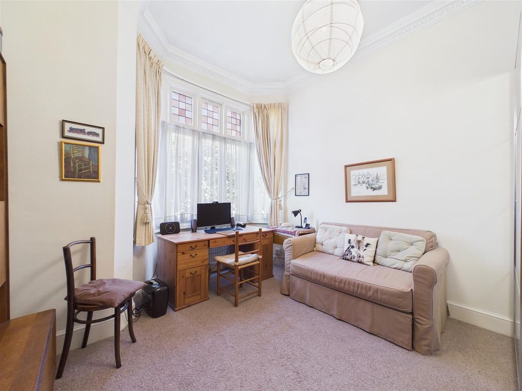 Additional image 9 of 2 bed flat for saleBeauchamp Road, East Molesey KT8