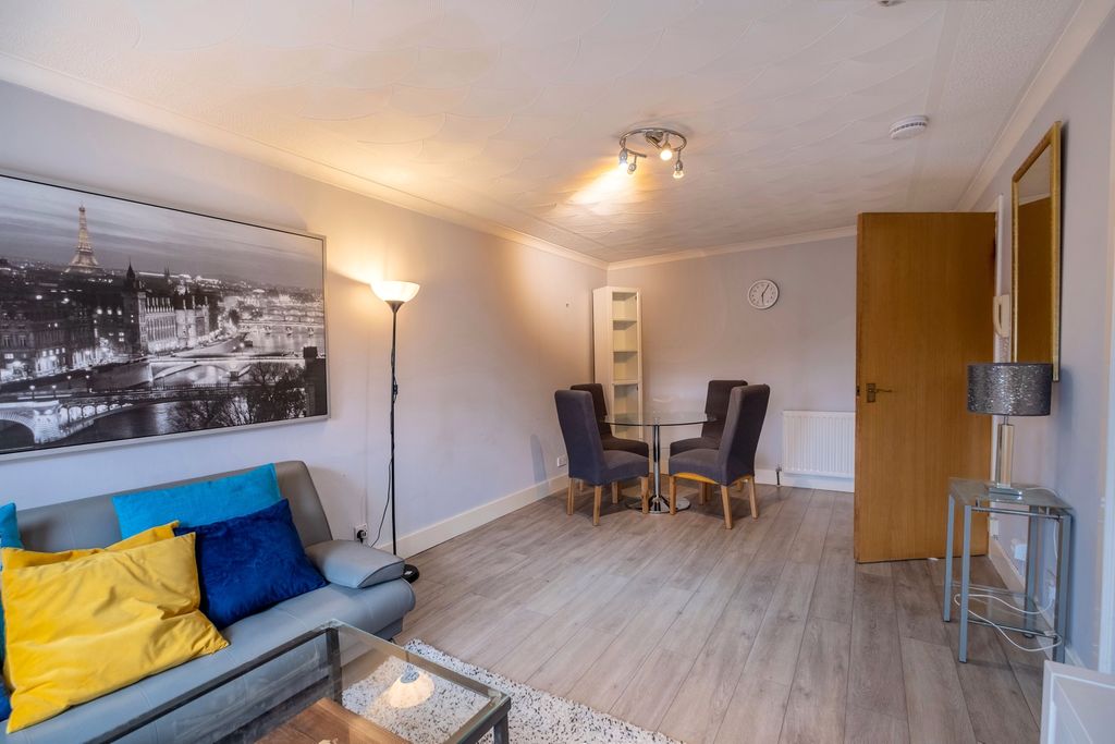 Property photo 3 of 24