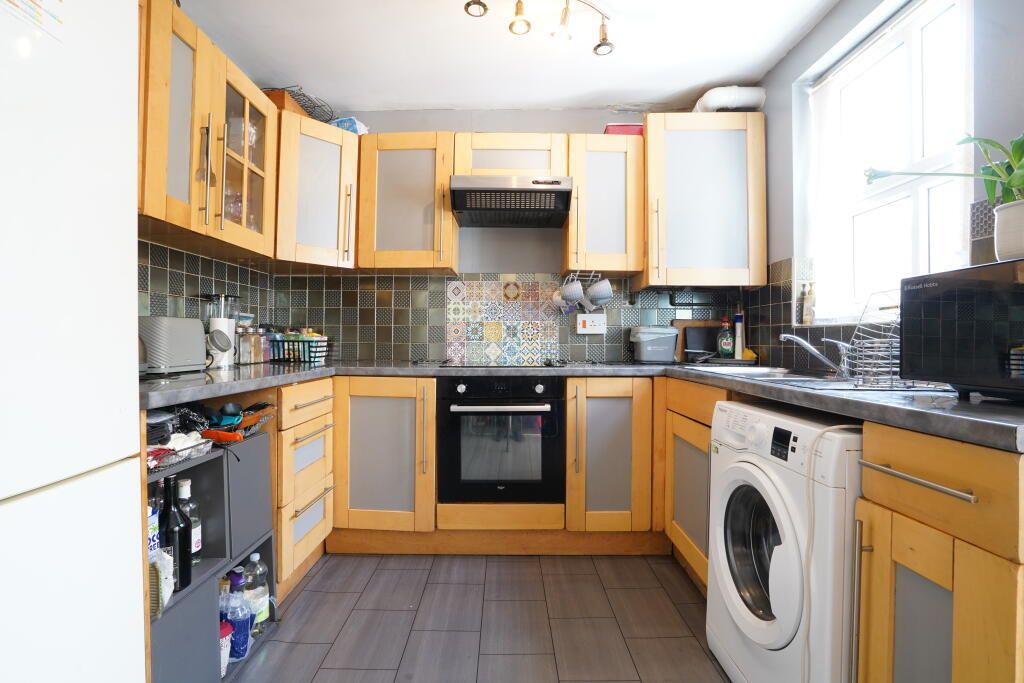 Property photo 2 of 16 Kitchen