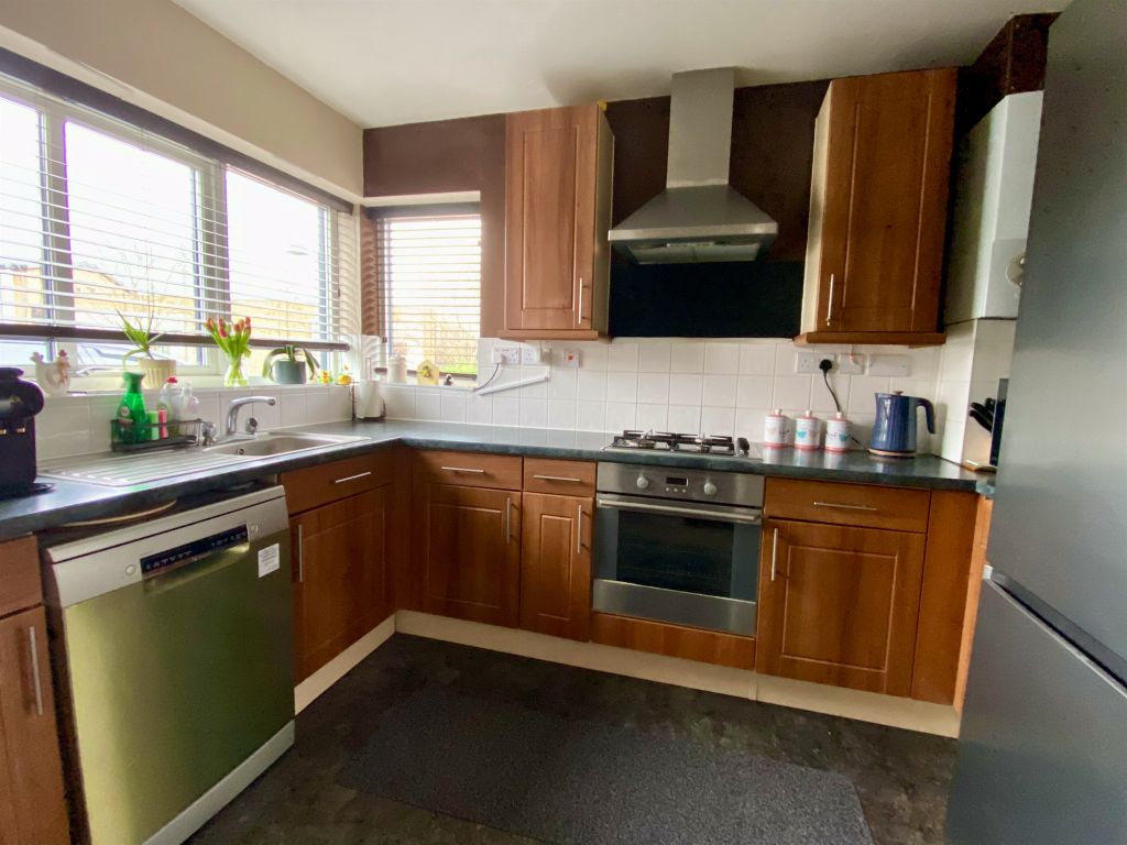 Property photo 3 of 12 Kitchen