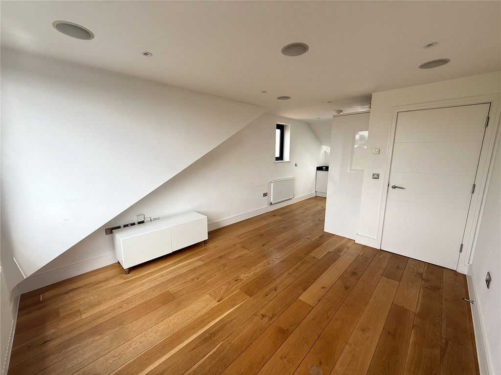Property photo 1 of 8 Picture No. 03