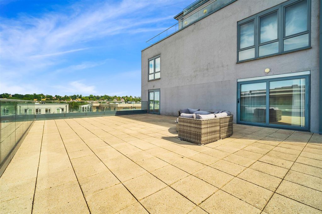 Property photo 1 of 14 Terrace.Jpg