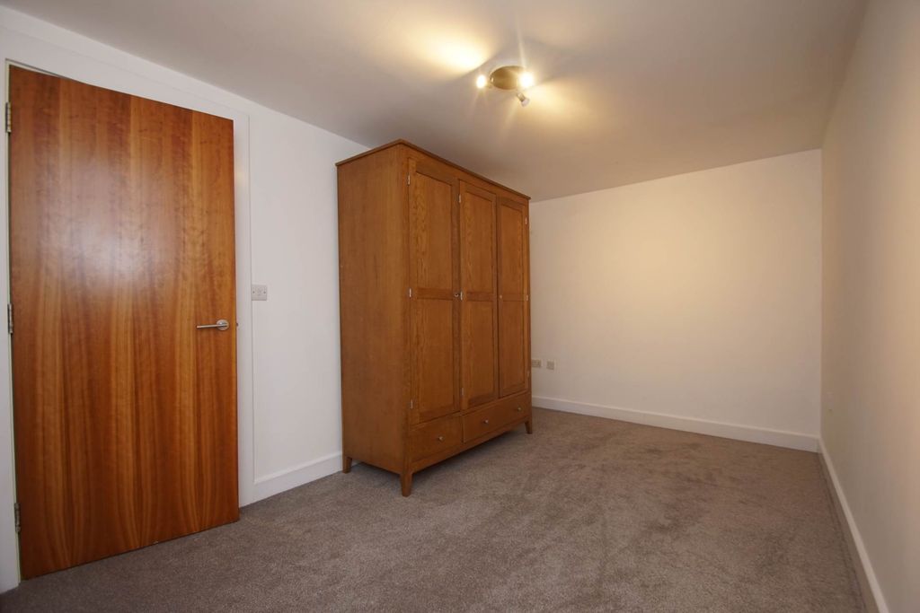 Property photo 3 of 11 Photo