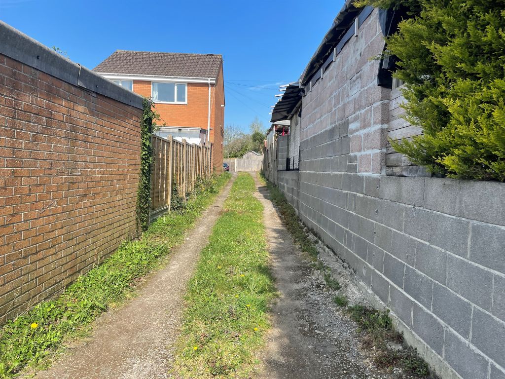 Property photo 1 of 4