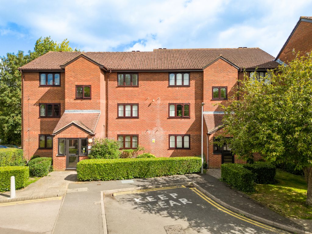 Property photo 1 of 10 Old Mill Gardens, Berkhamsted