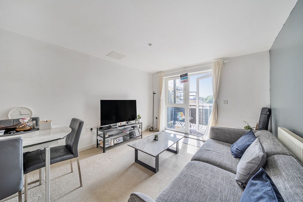 Property photo 3 of 10 1347075-20-68c54d...