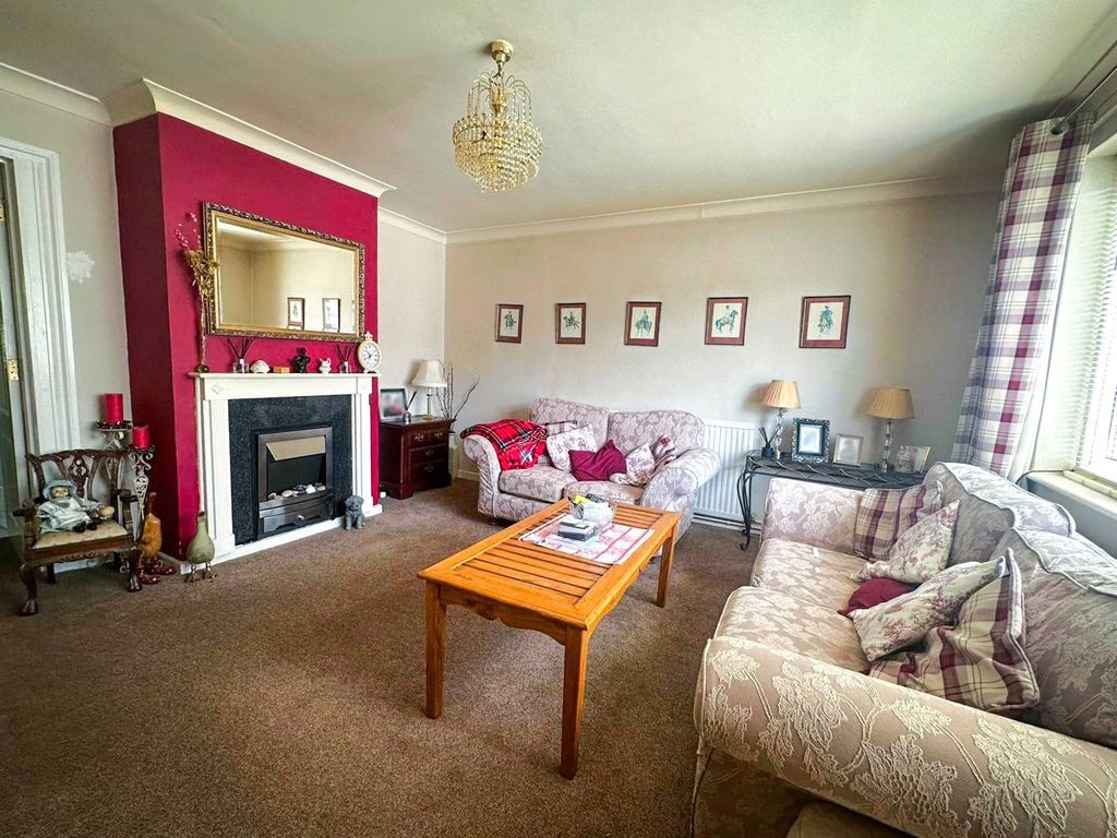Property photo 2 of 16 Picture No. 21