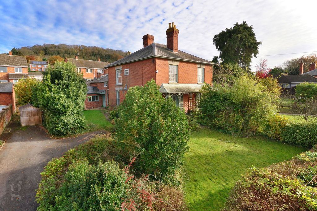 Property photo 2 of 47