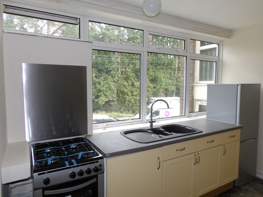 Property photo 2 of 5 Kitchen