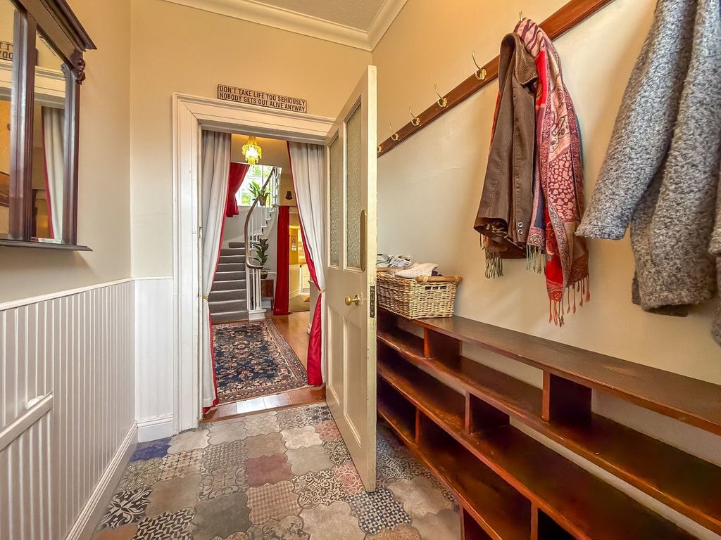 Property photo 3 of 36
