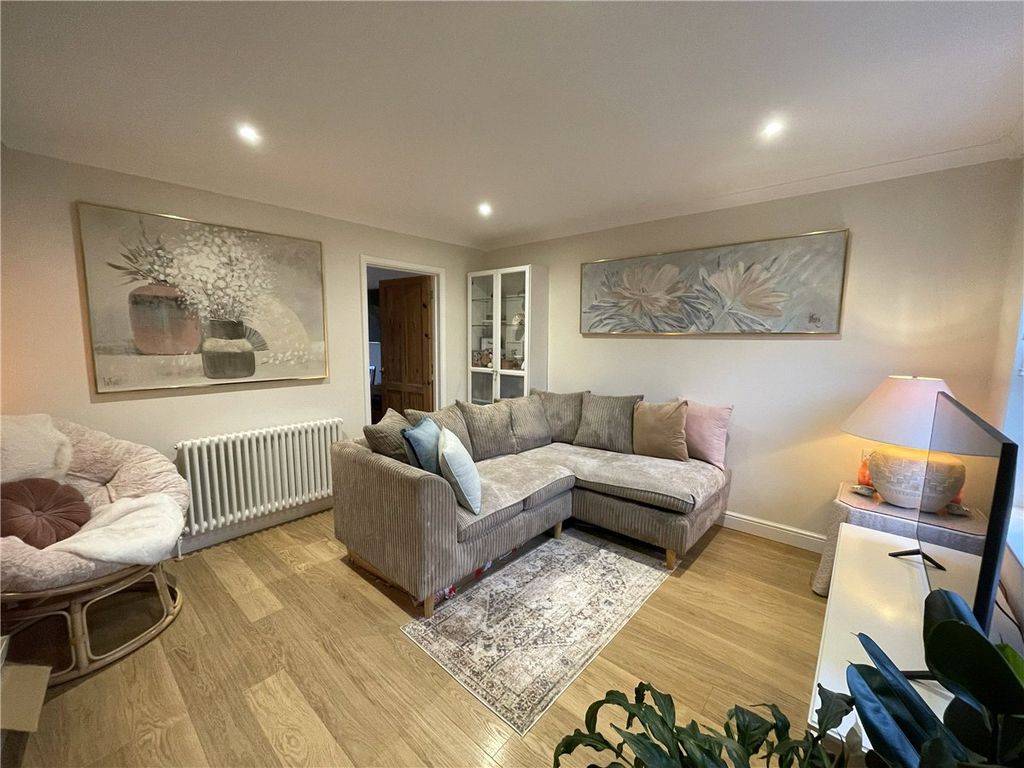 Property photo 2 of 9 Picture No. 20