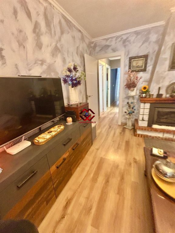 Property photo 3 of 42