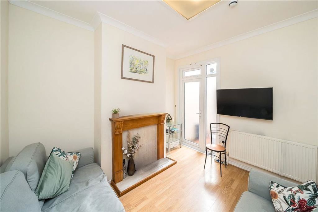 Property photo 3 of 10