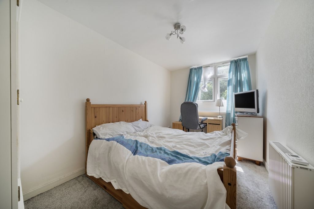 Property photo 2 of 11 Bedroom