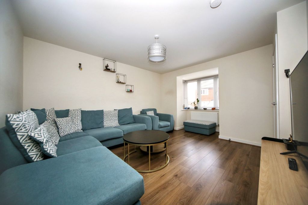 Property photo 2 of 24