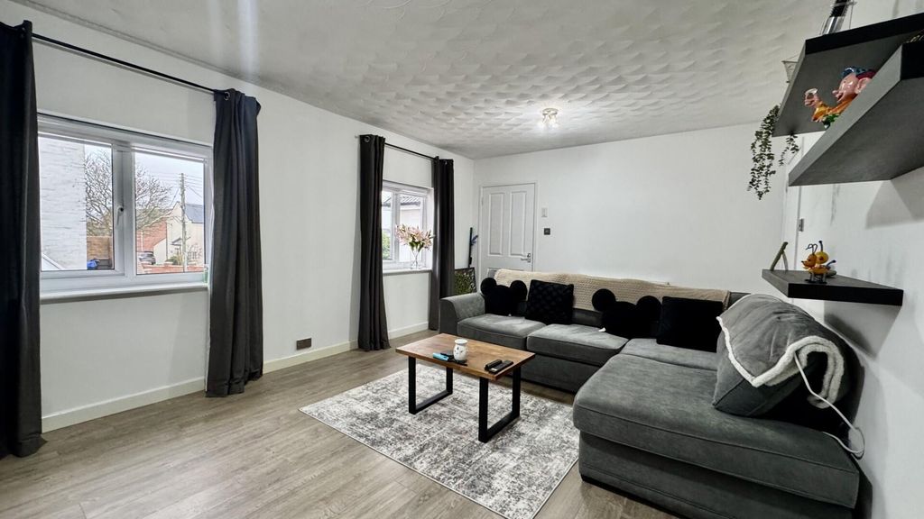 Property photo 2 of 12 Living Room